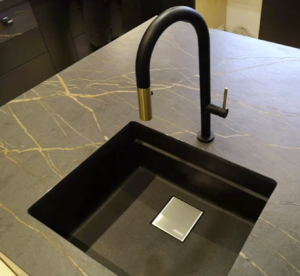 ELEGANTE Pull-down Dual Spray Kitchen Faucet